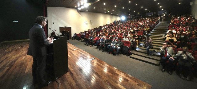 El presidente del Partido Popular, Alberto Núñez Feijóo, durante la conferencia pronunciada en la Universidad de Las Américas, de Quito