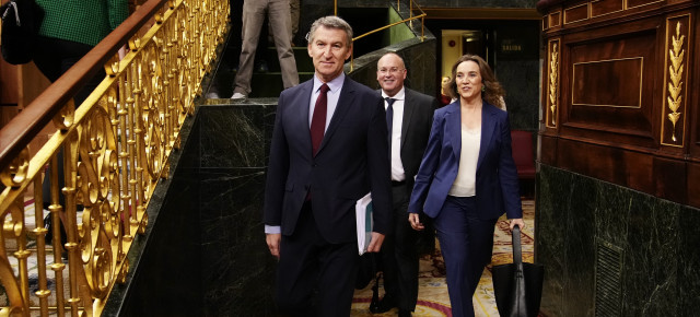 Alberto Núñez Feijóo interviene durante la comparecencia del presidente del Gobierno