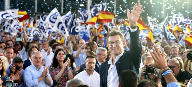 Alberto Núñez Feijóo interviene en el cierre de campaña en A Coruña.