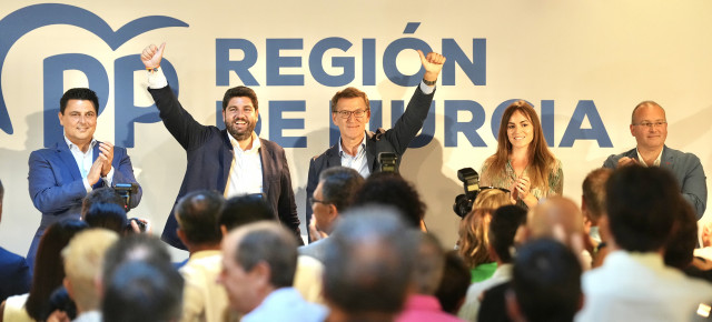 Alberto Núñez Feijóo y Fernando López Miras durante la Junta Directiva Regional del PP de Murcia