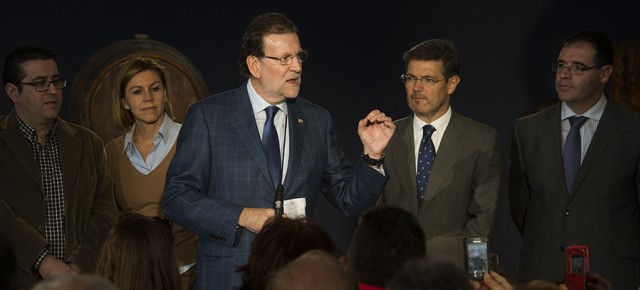 Mariano Rajoy con María Dolores de Cospedal y Rafael Catalá en un acto en Las Mesas (Cuenca)