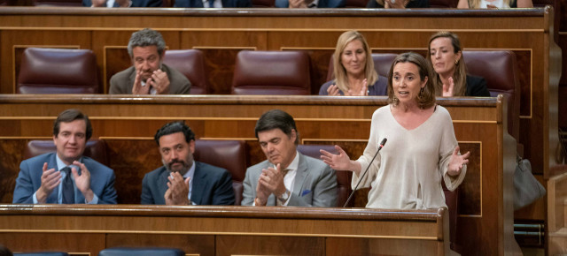 Cuca Gamarra interviene en el pleno del Congreso de los Diputados