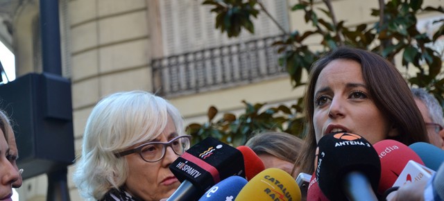 Andrea Levy hace declaraciones a los medios de comunicación 