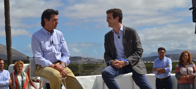 Pablo Casado y José Manuel Soria en el acto #cumPPlimos de Lanzarote