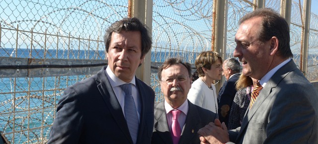 Carlos Floriano visita la valla de Ceuta