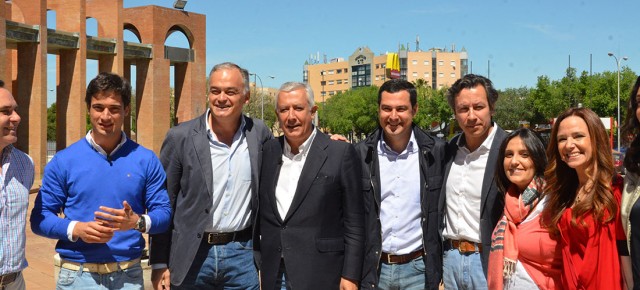 Los Vicesecretarios Generales junto a Teresa Jiménez Becerril, Juan Manuel Moreno, y Beatriz Jurado