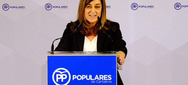 La presidenta del PP de Cantabria, Mª José Sáenz de Buruaga