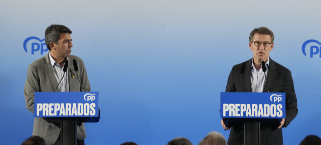 El precandidato a la Presidencia del Partido Popular, Alberto Núñez Feijóo y Carlos Mazón, presidente del PP de la Comunidad Valenciana