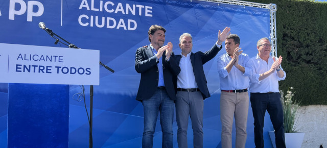 El coordinador general, Elías Bendodo, en Alicante