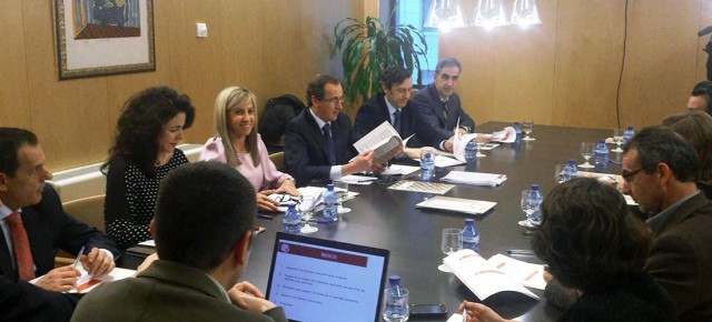 Reunión de Cáritas con miembros de la directiva del GPP en el Congreso de los Diputados