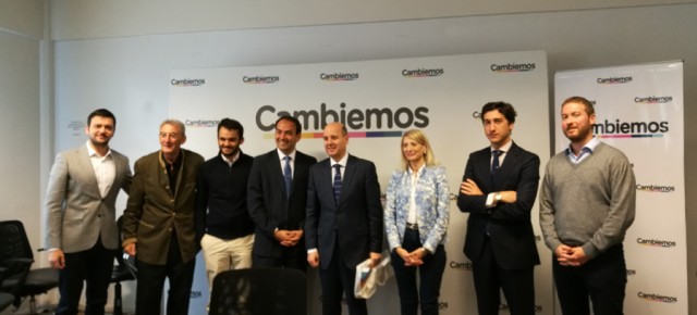 El secretario ejecutivo del PP en el exterior, Ramón Moreno, se ha reunido en Buenos Aires con representantes de Propuesta Republicana