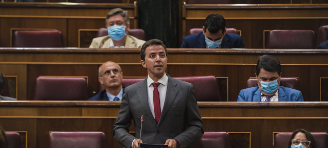 Alberto Herrero Bono pregunta a la ministra de Industria, Comercio y Turismo en la sesión de control