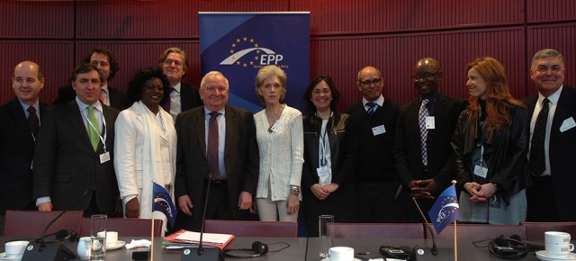 El PP Europeo se reúne con representantes de grupos de la oposición cubana