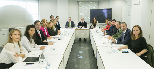 Reunión de Ramón Moreno con los responsables autonómicos del PP en el Exterior