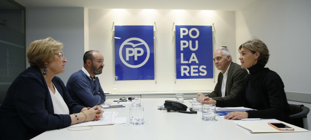 Isabel García Tejerina se reúne con representantes de la Federación Nacional de Cofradías de Pescadores