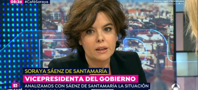 La vicepresidenta del Gobierno de España, Soraya Sáenz de Santamaría, es entrevistada en 