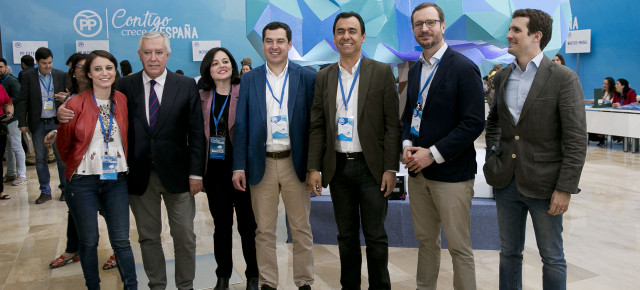 Nuestros vicesecretarios junto a Juanma Moreno en la llegada a la Convención Nacional de Sevilla 2018