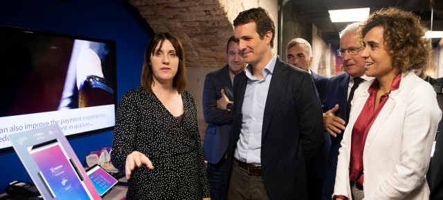 Dolors Montserrat junto a Pablo Casado en Barcelona