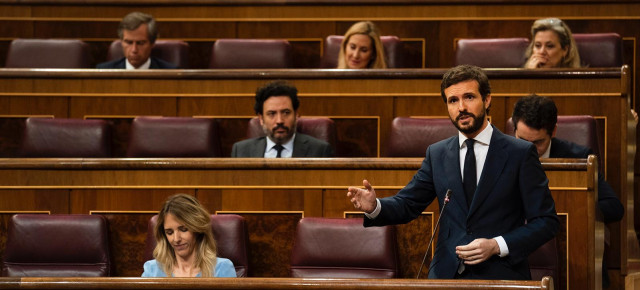 El presidente nacional del Partido Popular, Pablo Casado, interviene en la Sesión de Control al Gobierno