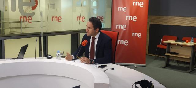 Teodoro García Egea, secretario general del Partido Popular, durante su entrevista en RNE