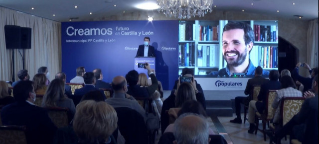 El presidente del Partido Popular, Pablo Casado, interviene junto al Alfonso Fernández Mañueco en la Convención Intermunicipal del Partido Popular de Castilla y León