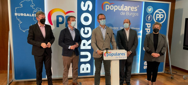 Javier Maroto en declaraciones a los medios en Burgos
