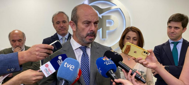 Pedro Rollán en la reunión del Comité de alcaldes del PP