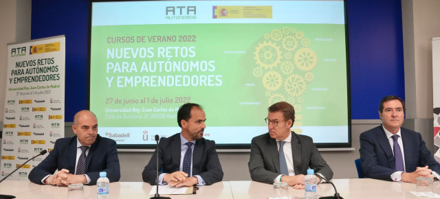 Alberto Núñez Feijóo interviene en los cursos de verano de ATA