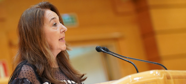 Adela Pedrosa en el Pleno del Senado