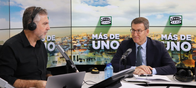 Alberto Núñez Feijóo durante la entrevista.