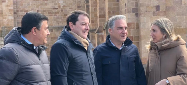 Elías Bendodo, Alfonso Fernández Mañueco y Alicia García en Ávila 