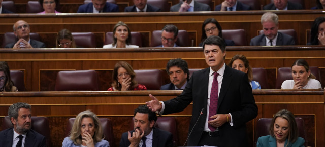 Carlos Rojas en la sesión de control al Gobierno en el Congreso