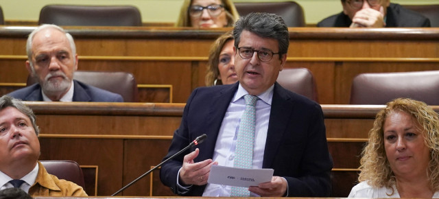 Juan José Matarí en la sesión de control al Gobierno en el Congreso