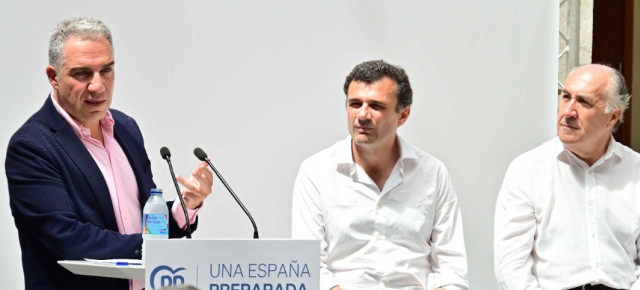 Elías Bendodo durante su intervención.