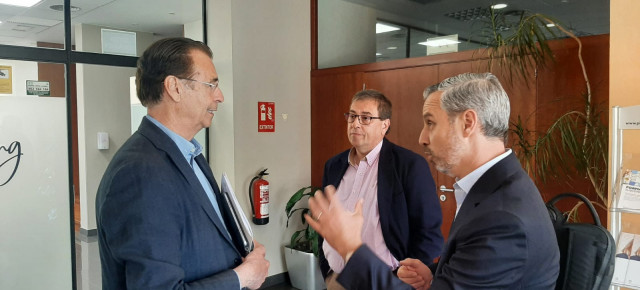 El vicesecretario de Economía del PP, Juan Bravo, se reúne con el presidente de Pimec Girona junto con el candidato del PP por Girona a las elecciones en el Parlamento, Jaume Veray
