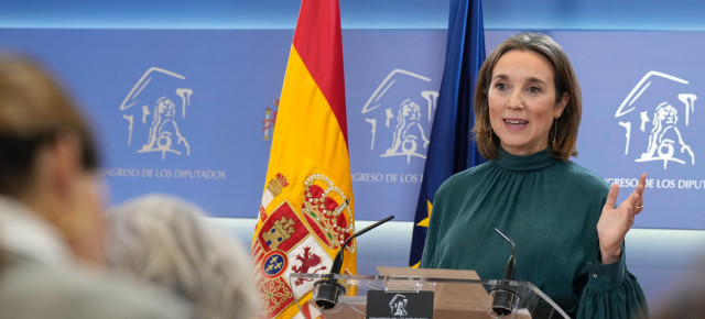Cuca Gamarra en rueda de prensa
