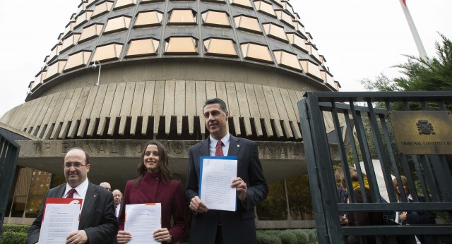 Garcia Albiol, Arrimadas e Iceta presentan recurso de amparo ante el TC relativo a tramitación de la propuesta de inicio del proceso separatista