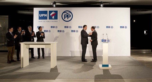 Mariano Rajoy firma un acuerdo con UPN para ir juntos a las elecciones generales