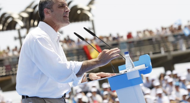 El presidente valenciano, Francisco Camps, durante su intervención