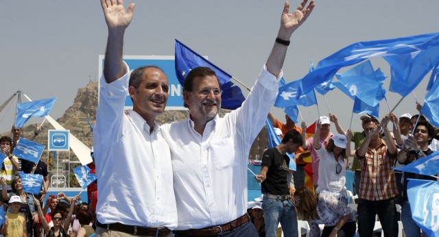 Mariano Rajoy junto al presidente valenciano, Francisco Camps