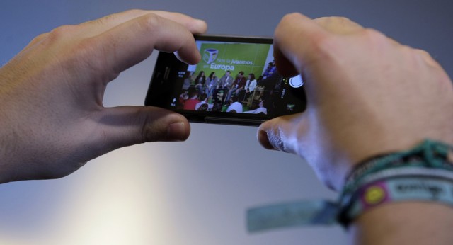 Foto a Mariano Rajoy desde un teléfono móvil