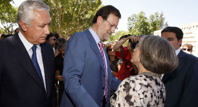 Mariano Rajoy deposita una ofrenda floral en honor al concejal del PP en el Ayuntamiento de Málaga José María Martín Carpena