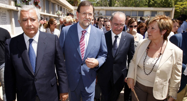 Mariano Rajoy deposita una ofrenda floral en honor al concejal del PP en el Ayuntamiento de Málaga José María Martín Carpena