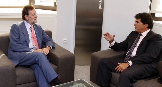 Mariano Rajoy se reúne con el secretario de Estado de Asuntos Europeos francés, Pierre Lellouche