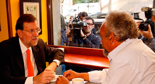 Mariano Rajoy  mantiene un encuentro con el autónomo Manuel Romero 