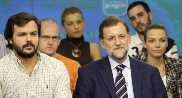 Mariano Rajoy y Nacho Uriarte en el acto de Nuevas Generaciones por el empleo