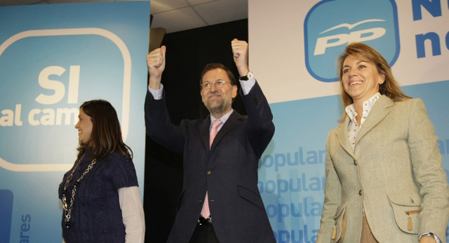 María Dolores de Cospedal ha acompañado al presidente del Partido Popular, mariano Rajoy, en un acto con agricultores en Ciudad Real