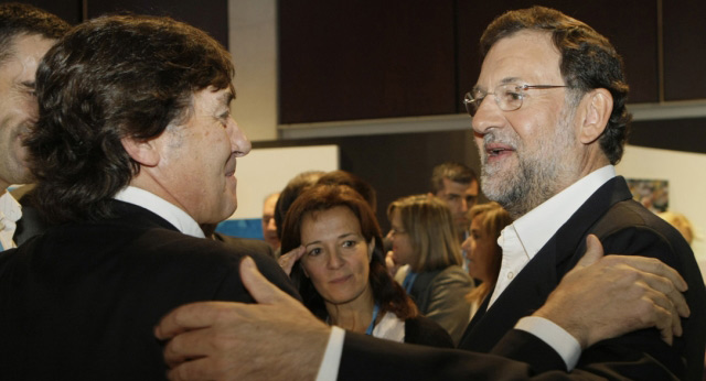 Mariano Rajoy saluda a José Bermúdez de Castro