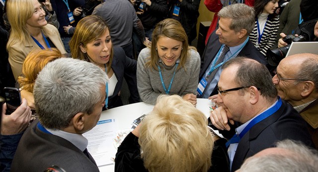 María Dolores de Cospedal y Alicia Sánchez-Camacho en la convención del PP de Cataluña