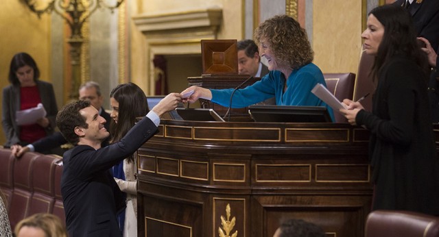 Pablo Casado votando